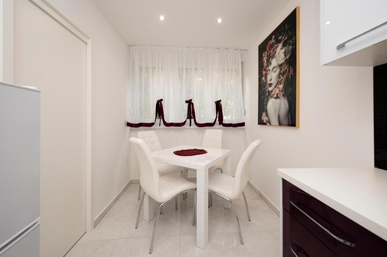 Lions Apartment Сплит Екстериор снимка